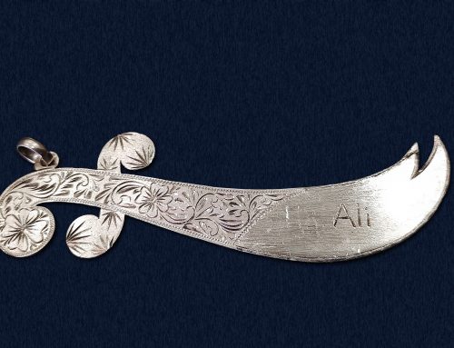 Gravierter Anhänger aus Silber